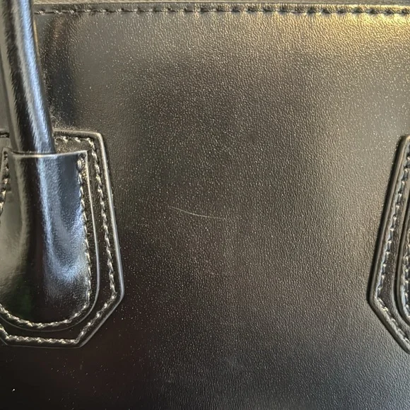 Authentic Givenchy Small Antigona Smooth Leather - Picture 6 of 10